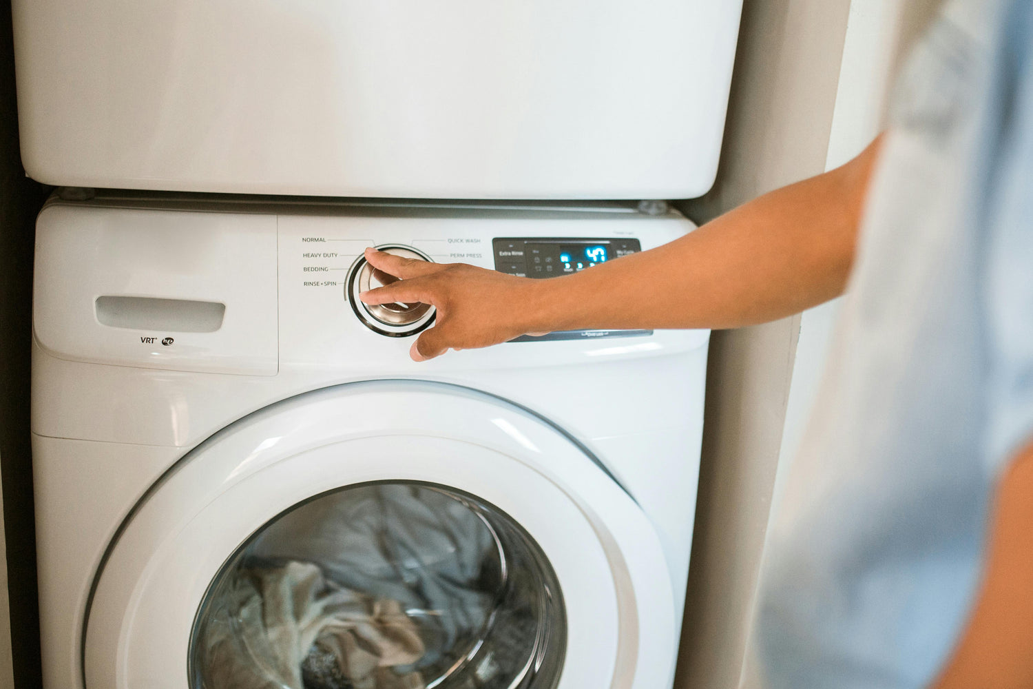 How to Detox Your Laundry Routine
